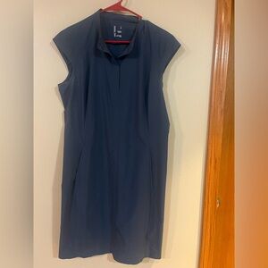 Arc’teryx women’s active dress size large navy blue